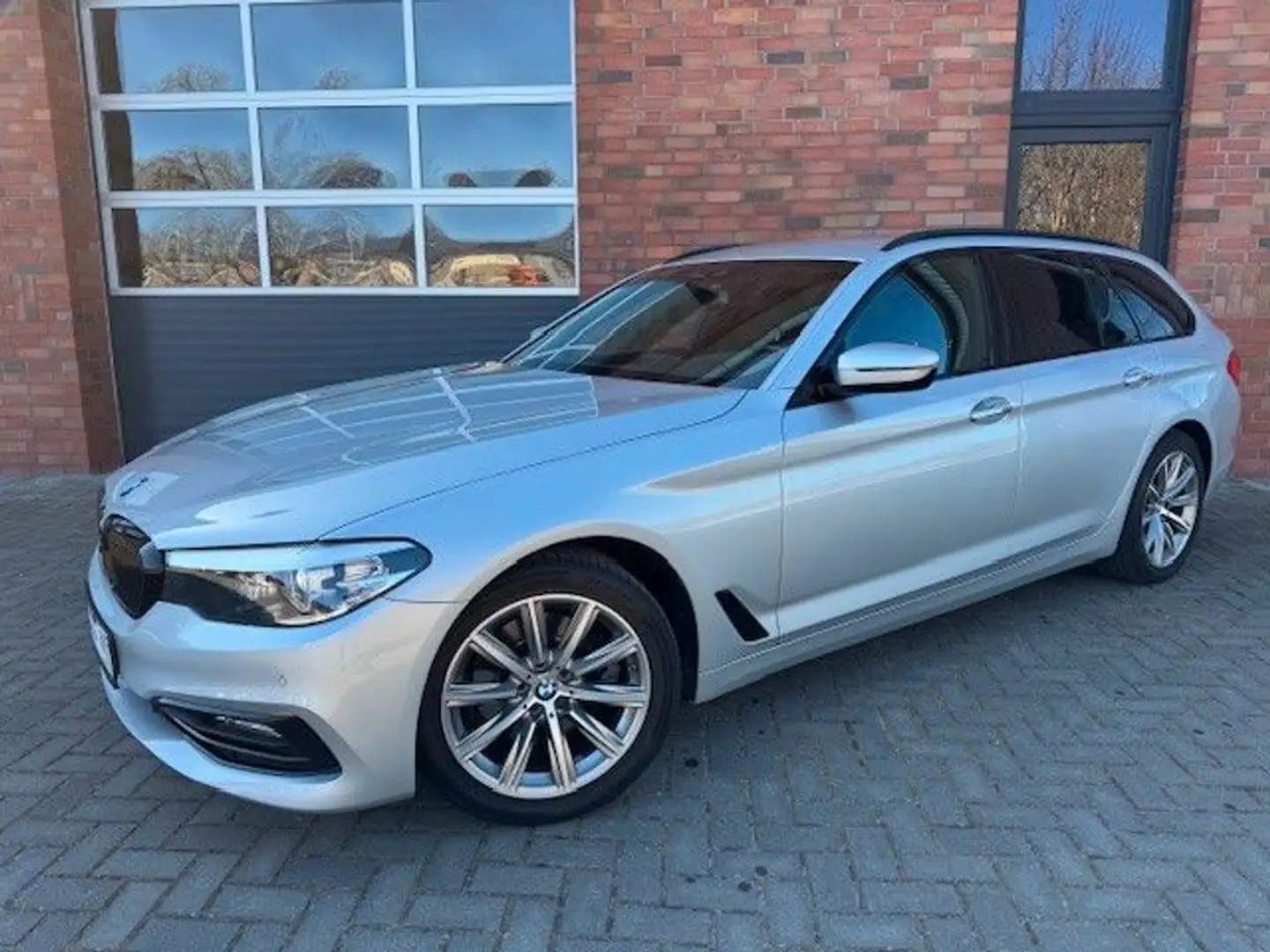 BMW 520 d AUTOM,LEDER SPORTSITZE,LED,SPORTLINE Argent - 2