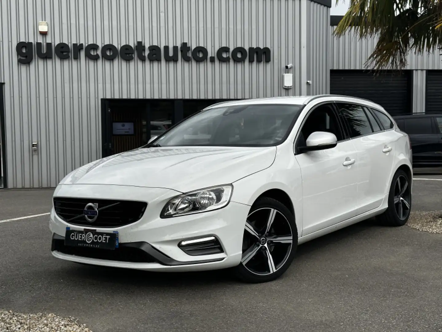 Volvo V60 D3 150CH R-DESIGN GEARTRONIC Blanc - 2