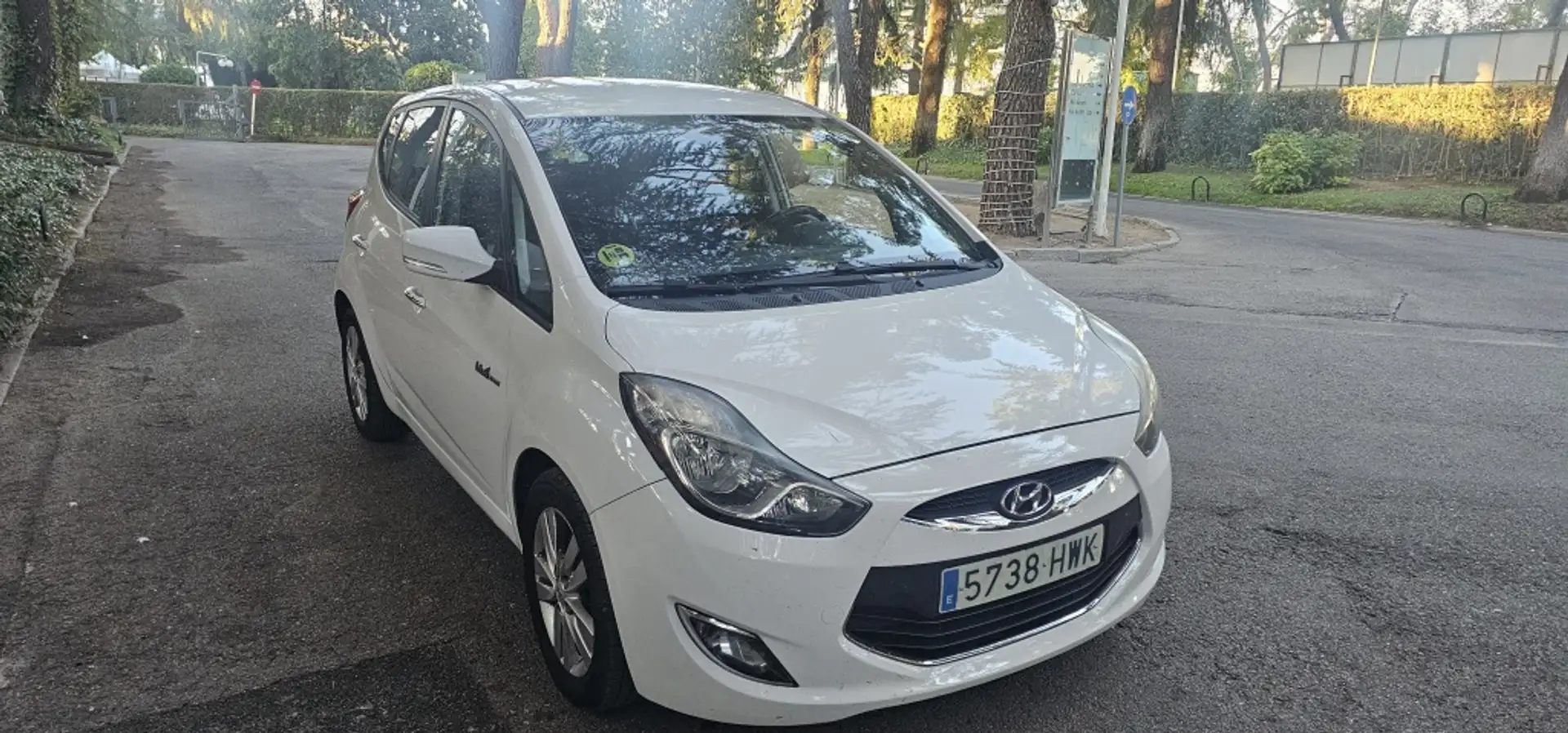 Hyundai iX20 1.6CRDI Bluedrive Comfort Blanc - 2