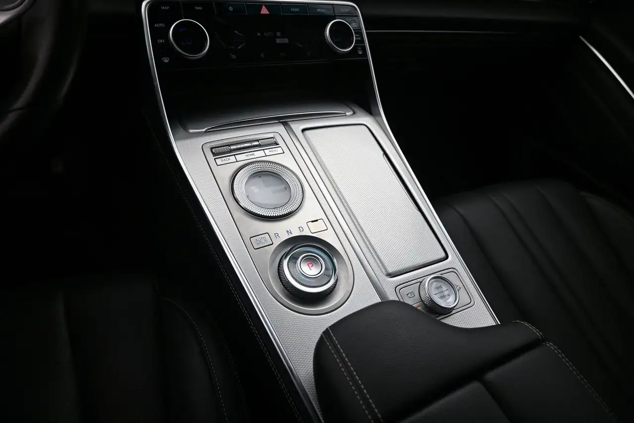 Genesis GV80 снимка Genesis GV80