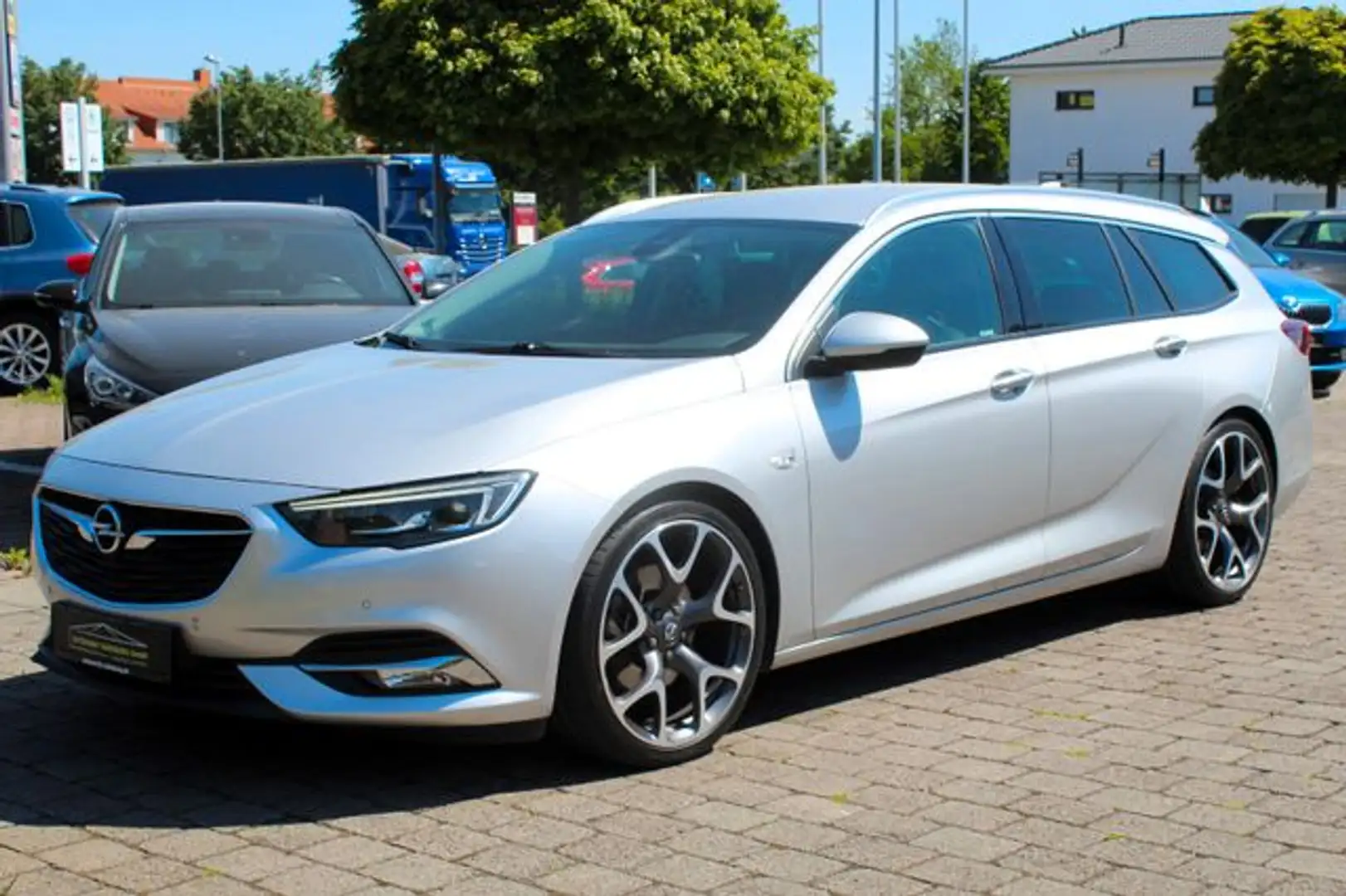 Opel Insignia Silber - 1