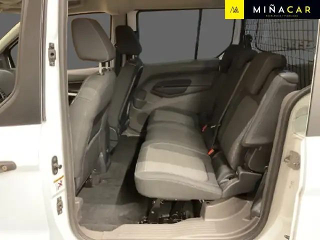 Ford Transit Connect view 3