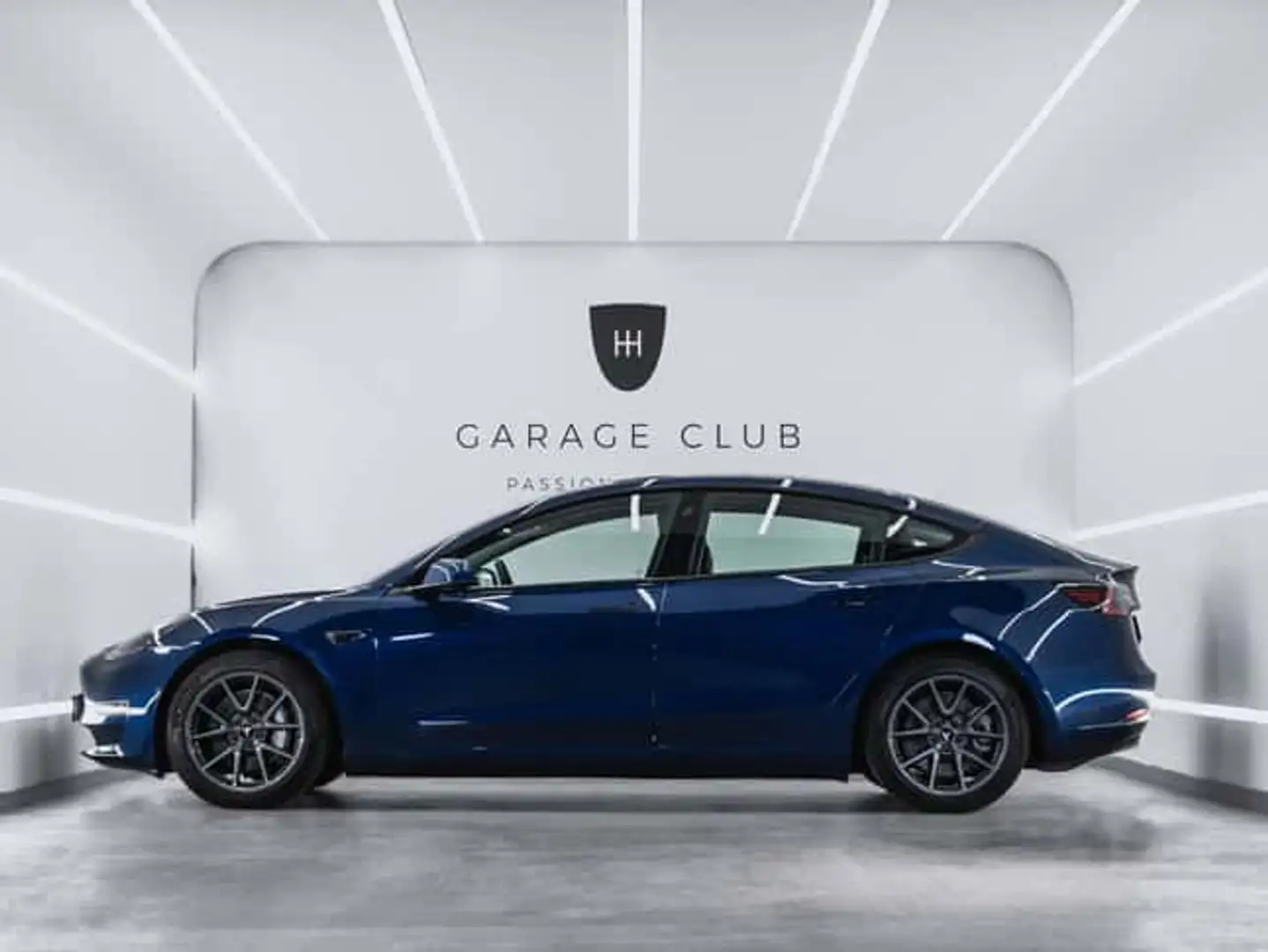 Tesla Model 3 Long Range AWD - 2