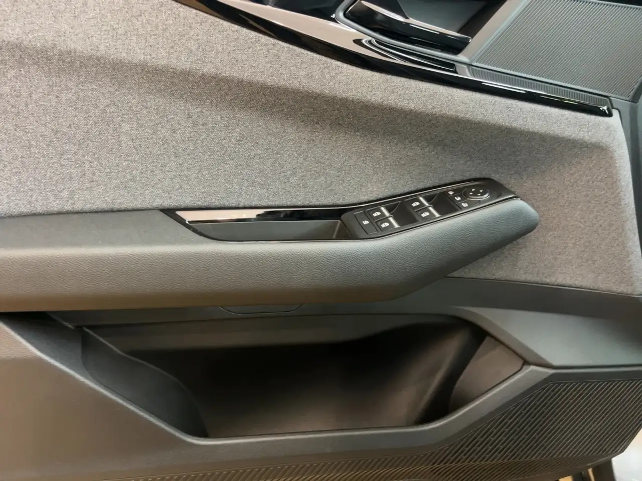 Renault Austral 1.3 TCe 160 Mild-Hybrid Evolution SHZ BT, миниатюра 14