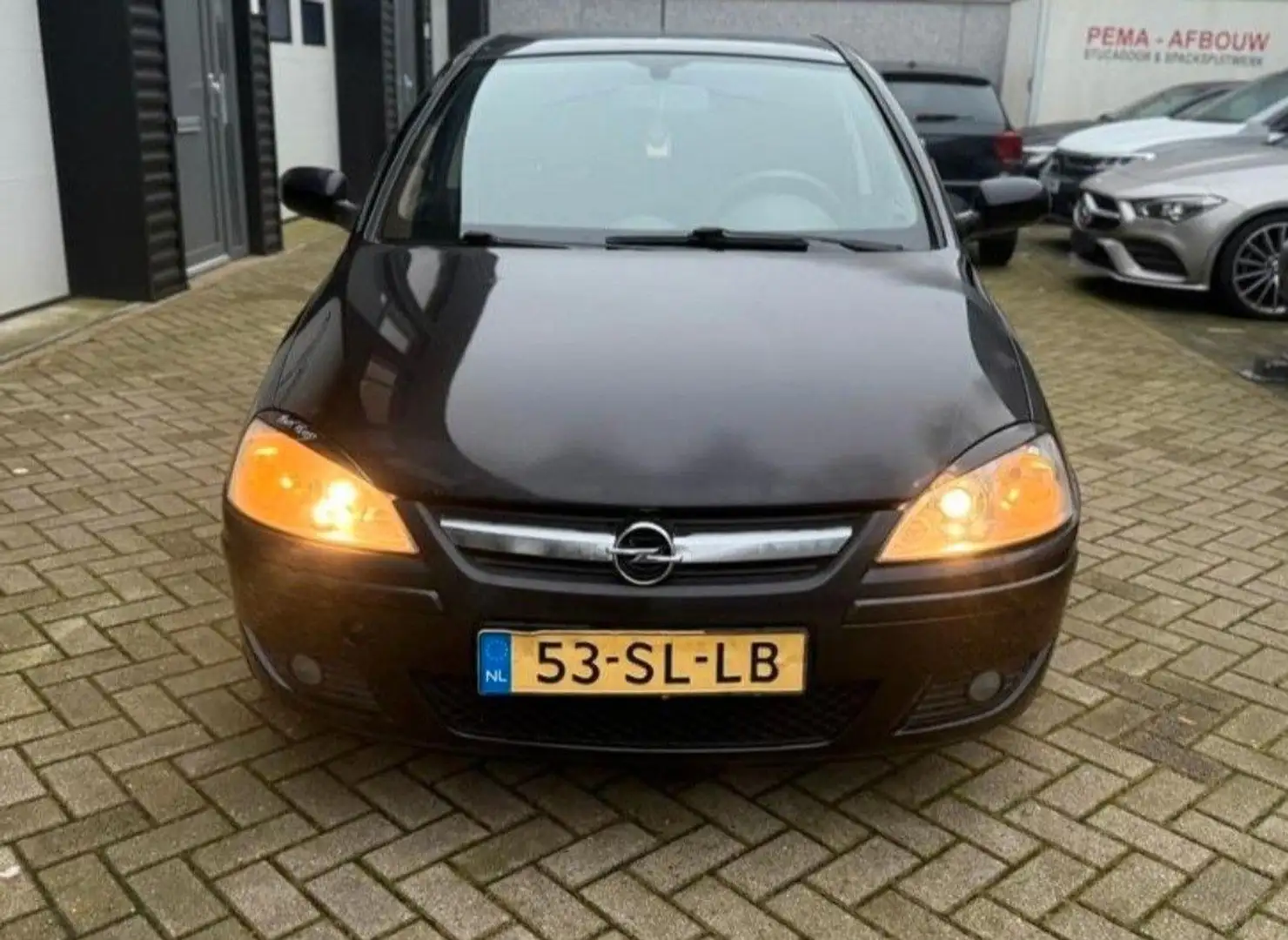 Opel Corsa 1.4-16V Silverline Zwart - 1