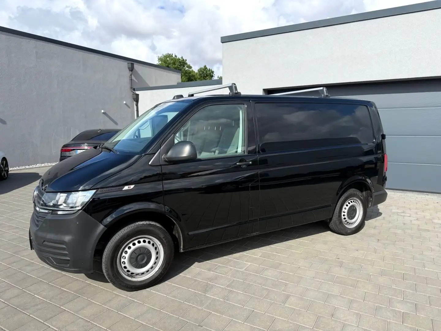 Volkswagen T6 Transporter T6.1 Transporter Klima Kurz Kasten Heckflügeltür Чорний - 2