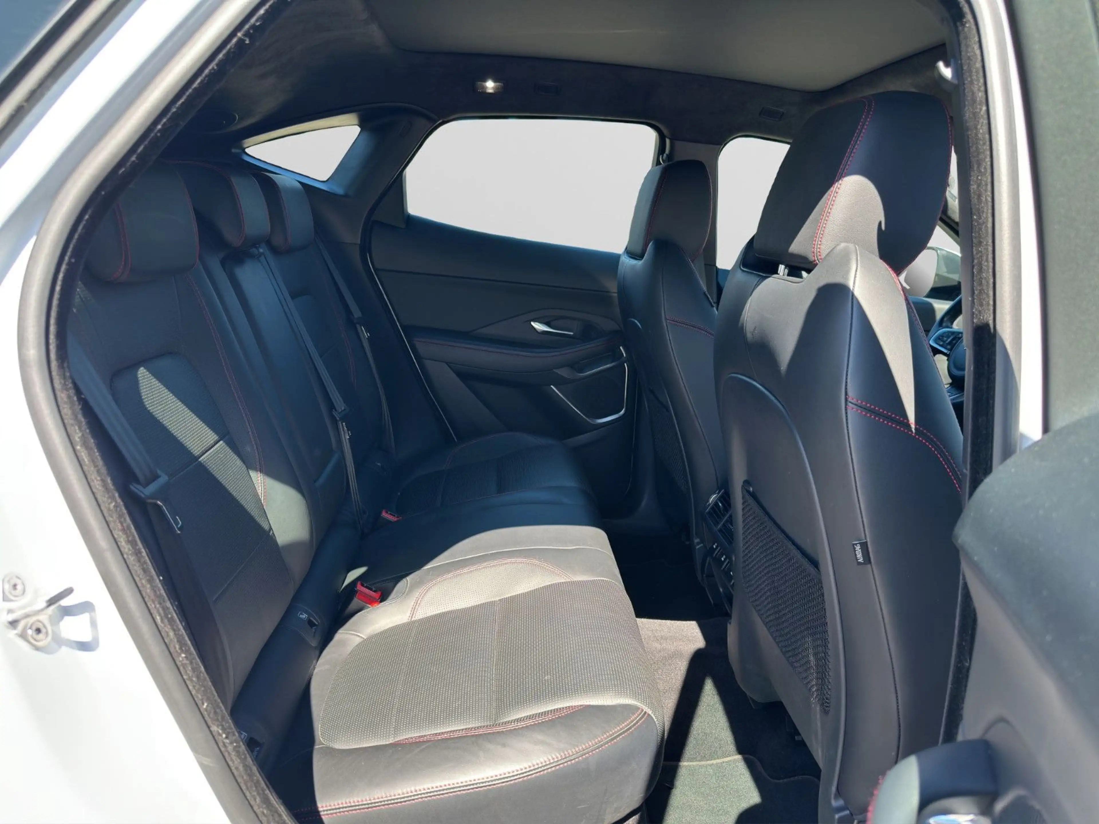 Jaguar E-Pace D180 First Edition AWD| BlackPack|HUD| — photo 14