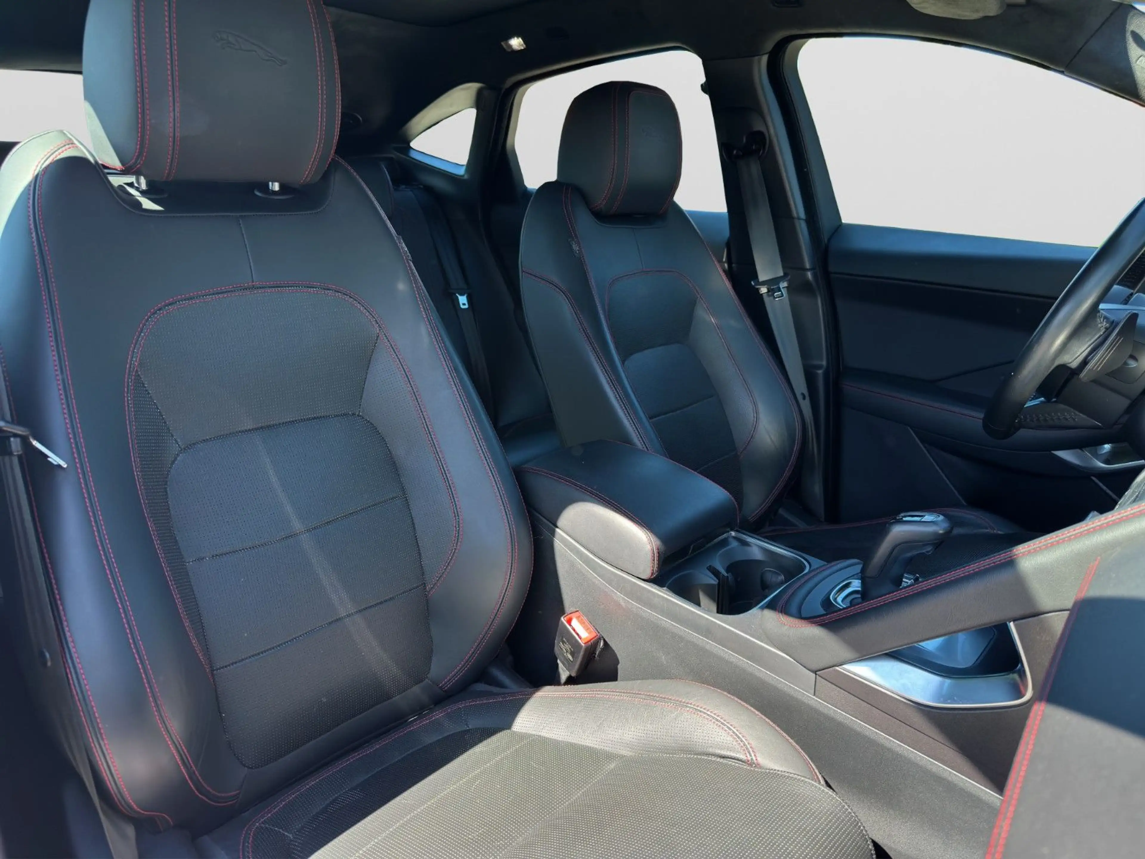 Jaguar E-Pace D180 First Edition AWD| BlackPack|HUD| — photo 13