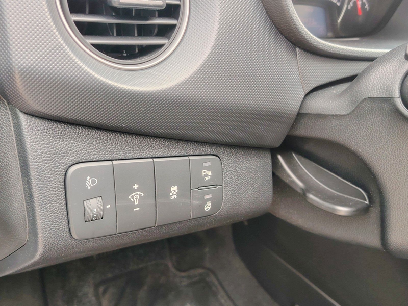 Hyundai i10 Passion / 2. Hand / Klimaautomatik / — photo 14