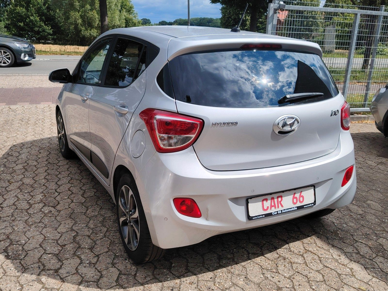 Hyundai i10 Passion / 2. Hand / Klimaautomatik / — photo 8