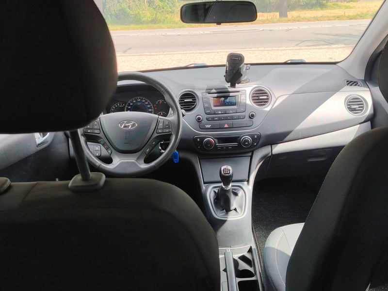Hyundai i10 Passion / 2. Hand / Klimaautomatik / — photo 12