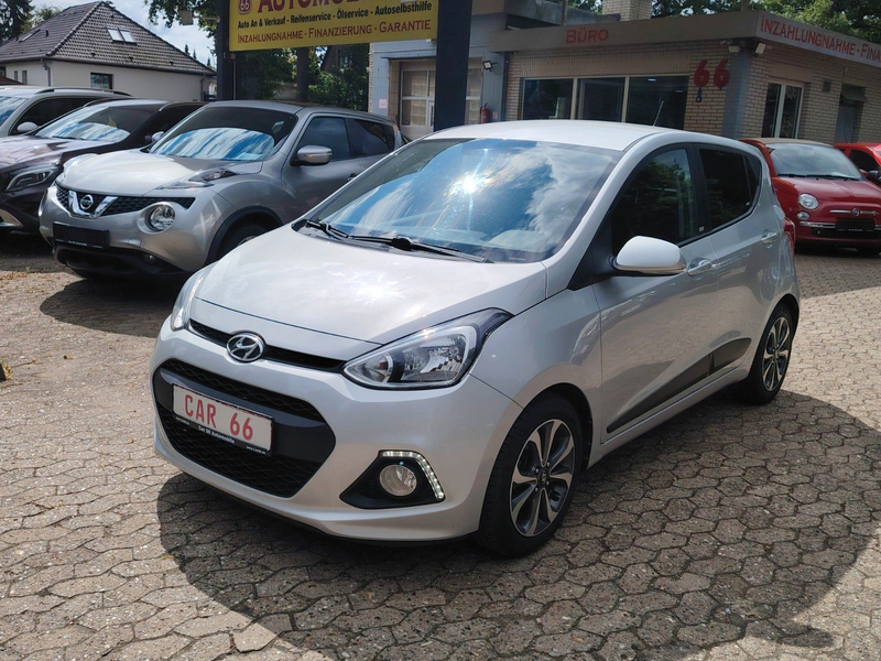 Hyundai i10 Passion / 2. Hand / Klimaautomatik /