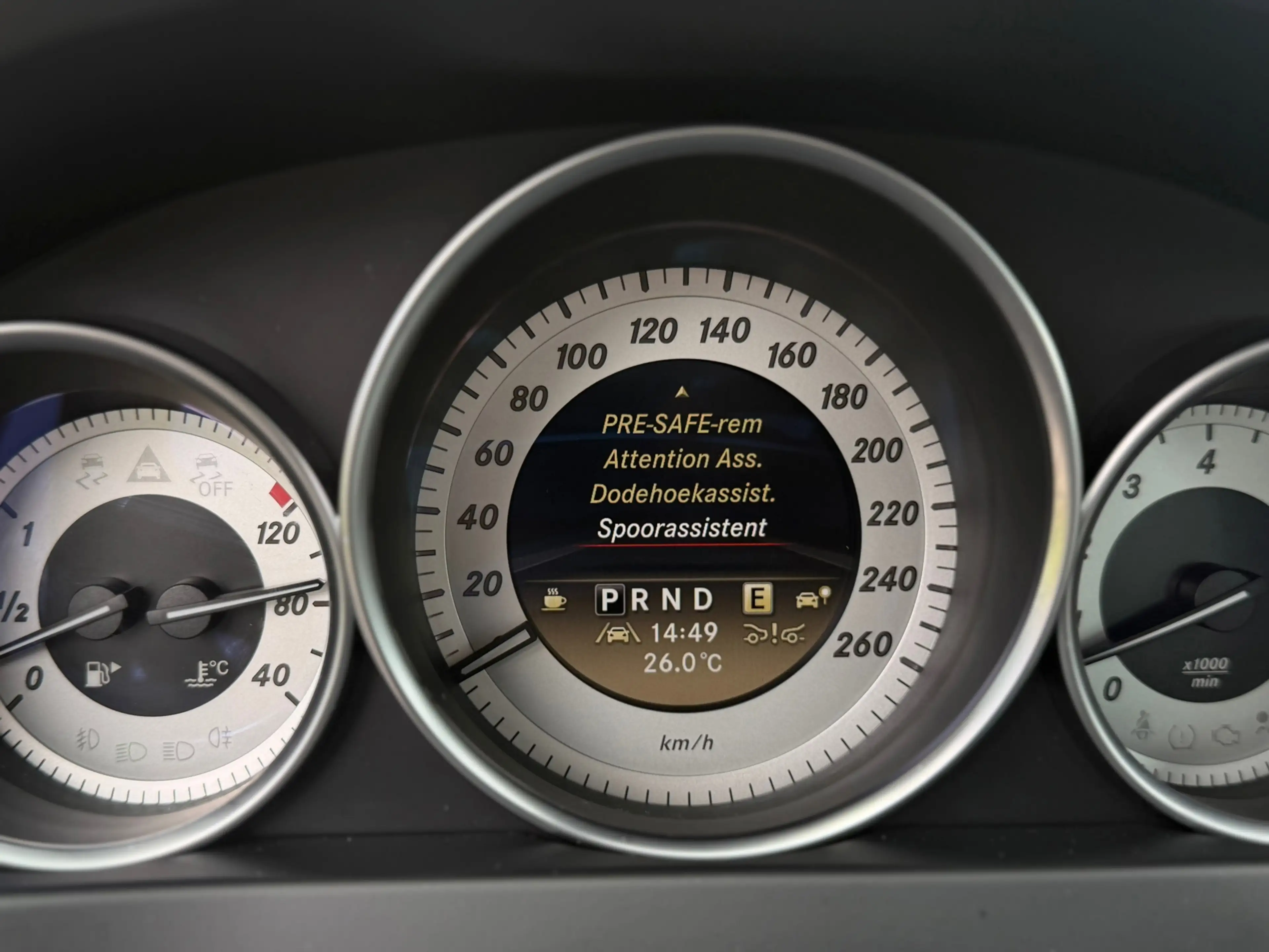 Mercedes-Benz C 350 Prestige Elegance AMG - Full Option - New Motor 12 — photo 31