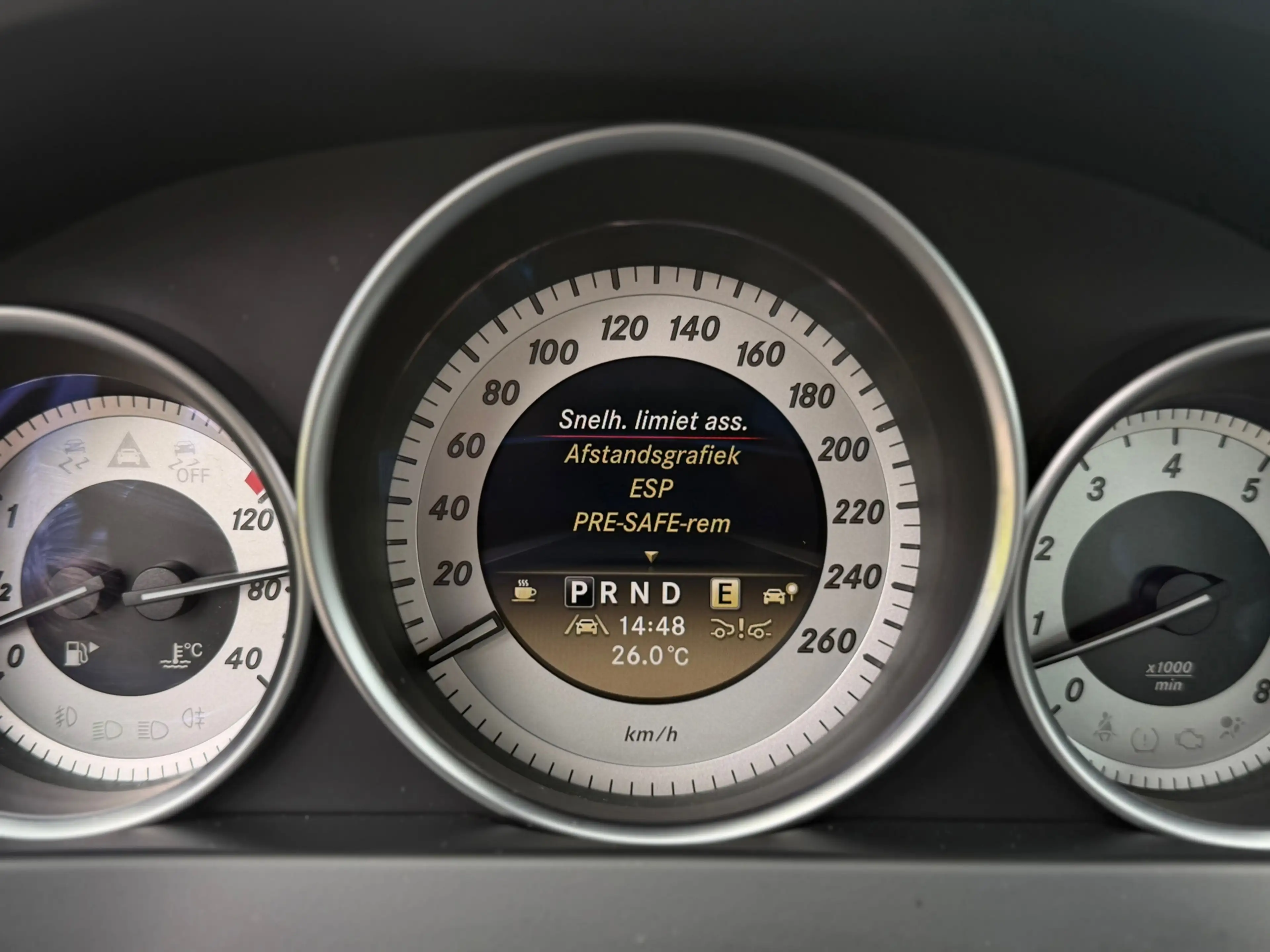 Mercedes-Benz C 350 Prestige Elegance AMG - Full Option - New Motor 12 — photo 30