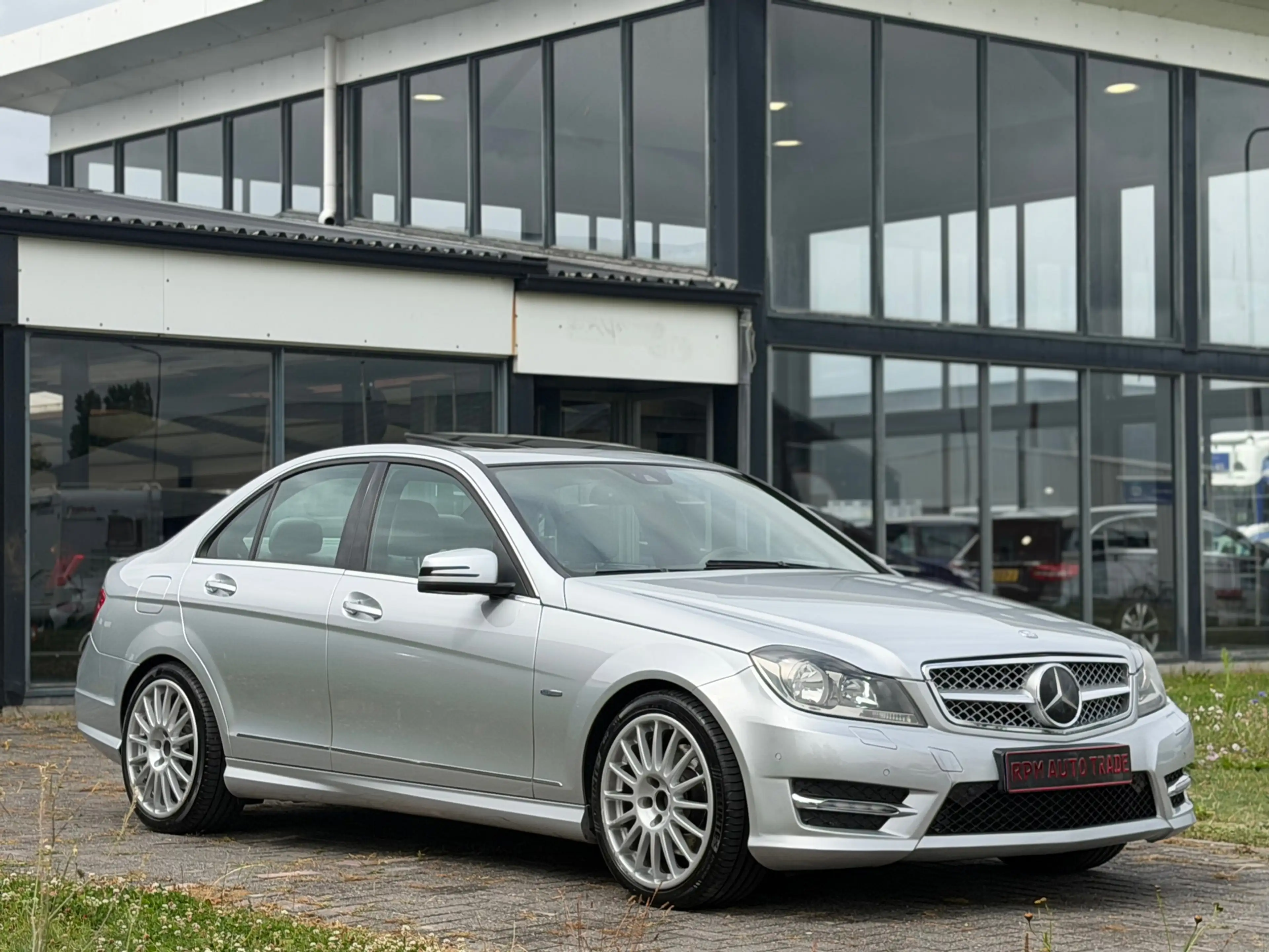 Mercedes-Benz C 350 Prestige Elegance AMG - Full Option - New Motor 12 — photo 2