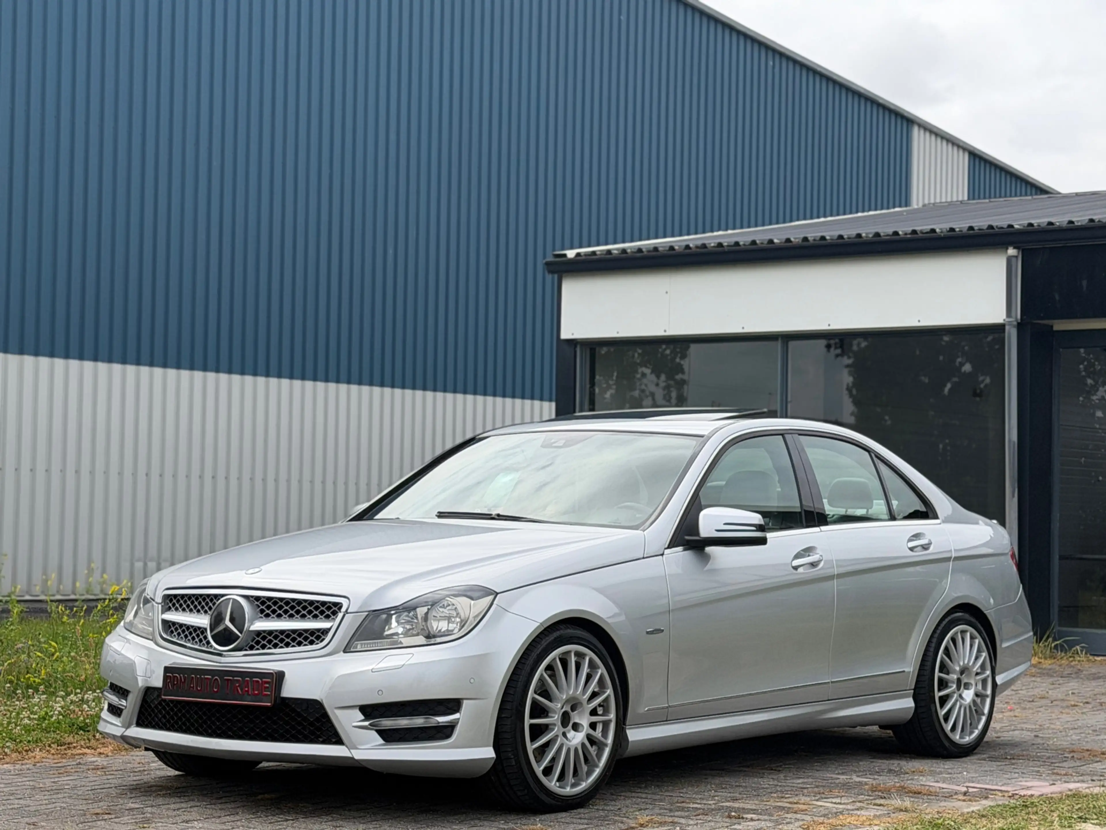 Mercedes-Benz C 350 Prestige Elegance AMG - Full Option - New Motor 12 — photo 3