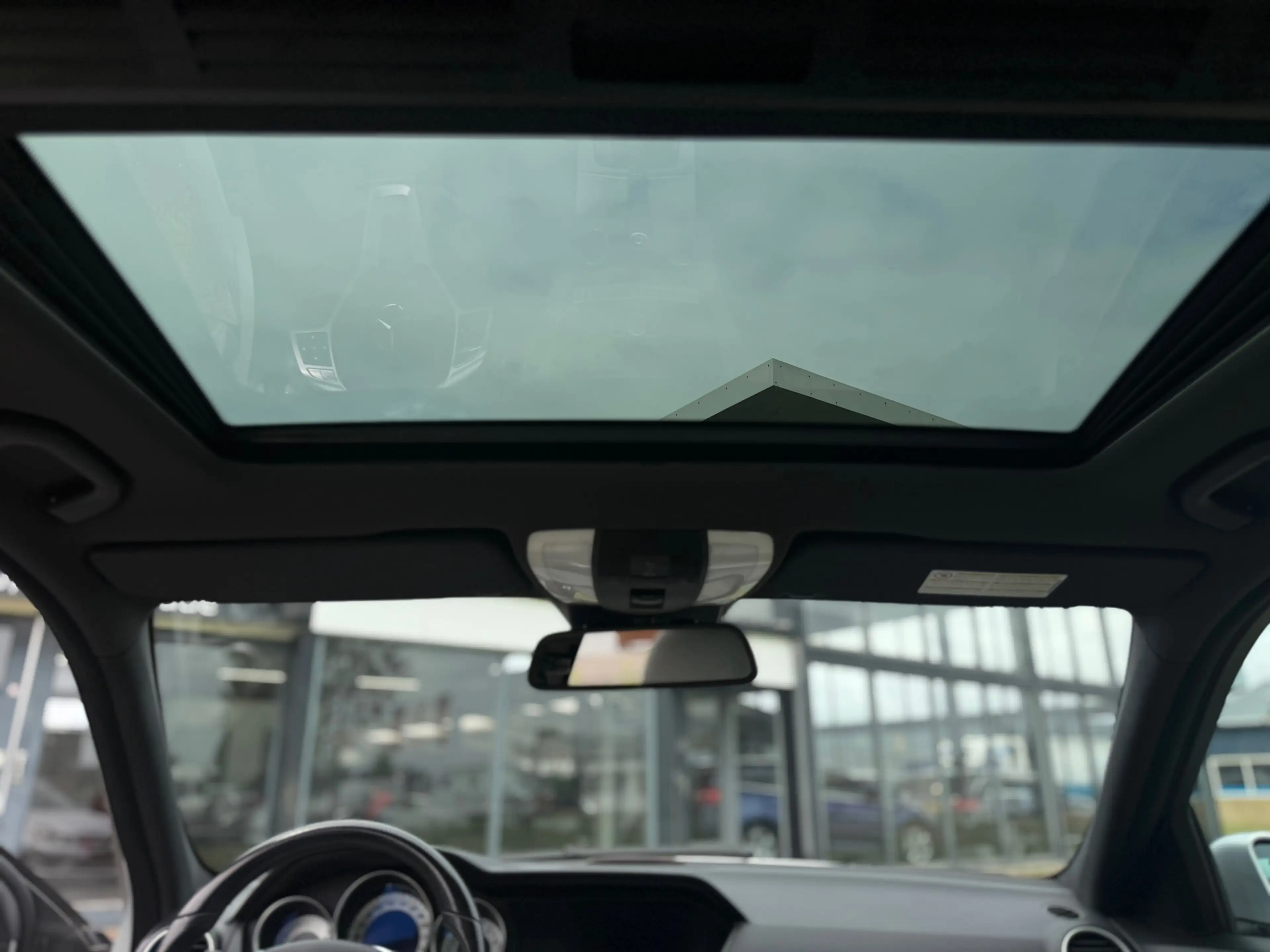 Mercedes-Benz C 350 Prestige Elegance AMG - Full Option - New Motor 12 — photo 19