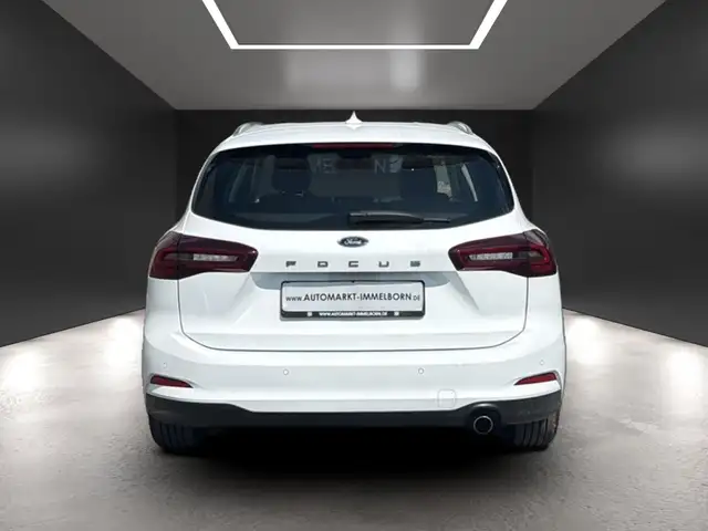 Ford Focus view 10