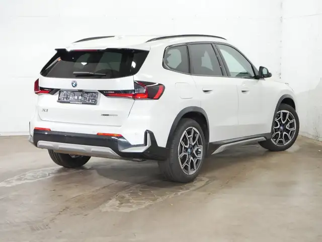 BMW X1 view 4