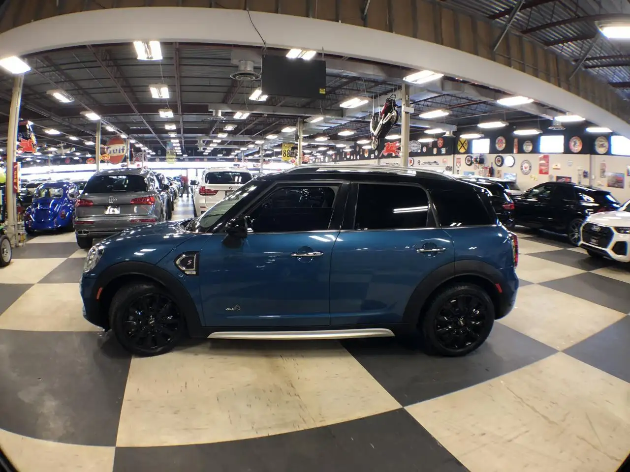 MINI Cooper Countryman снимка MINI Cooper Countryman