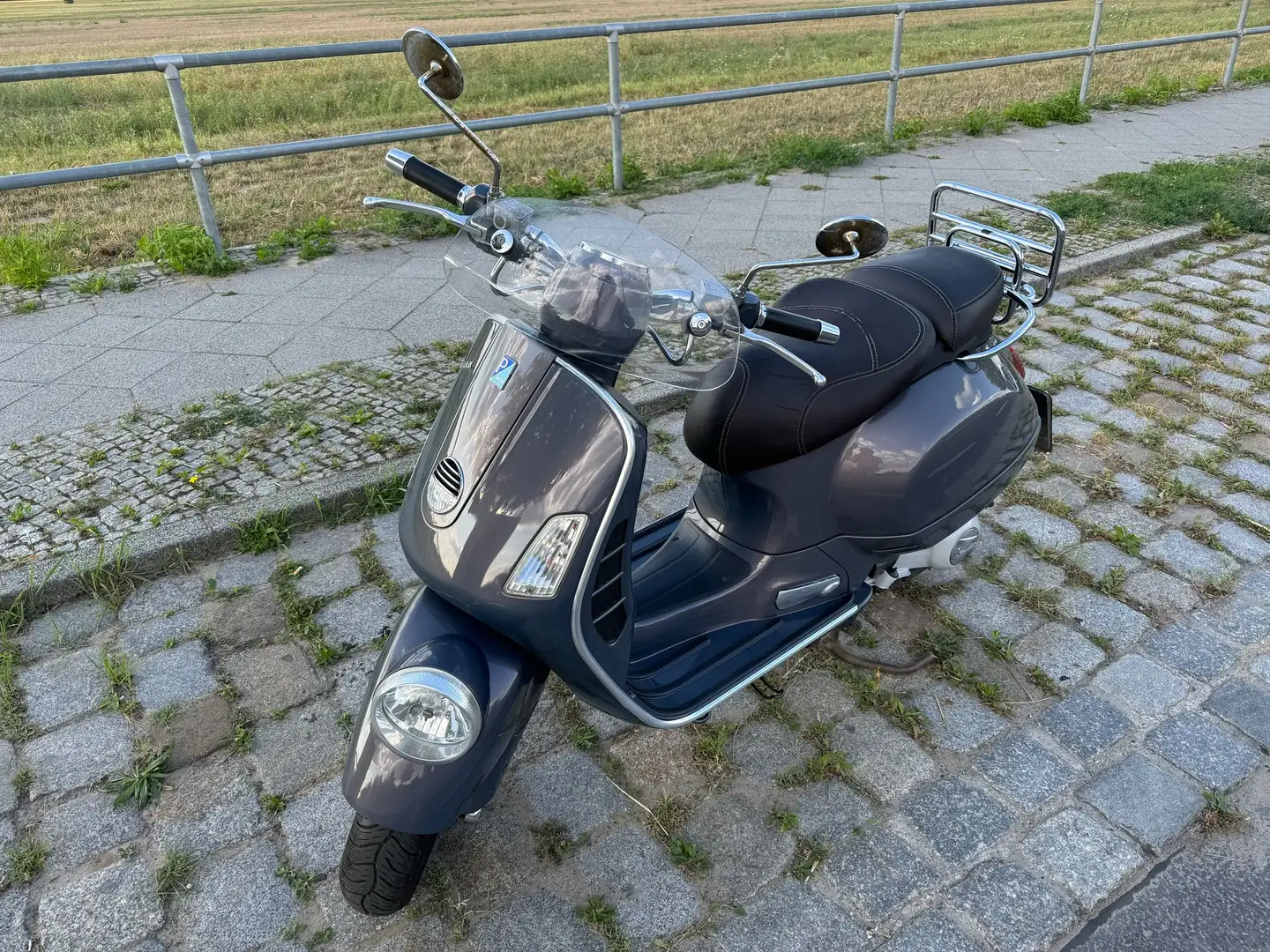 Vespa GTV 250 Gri - 2