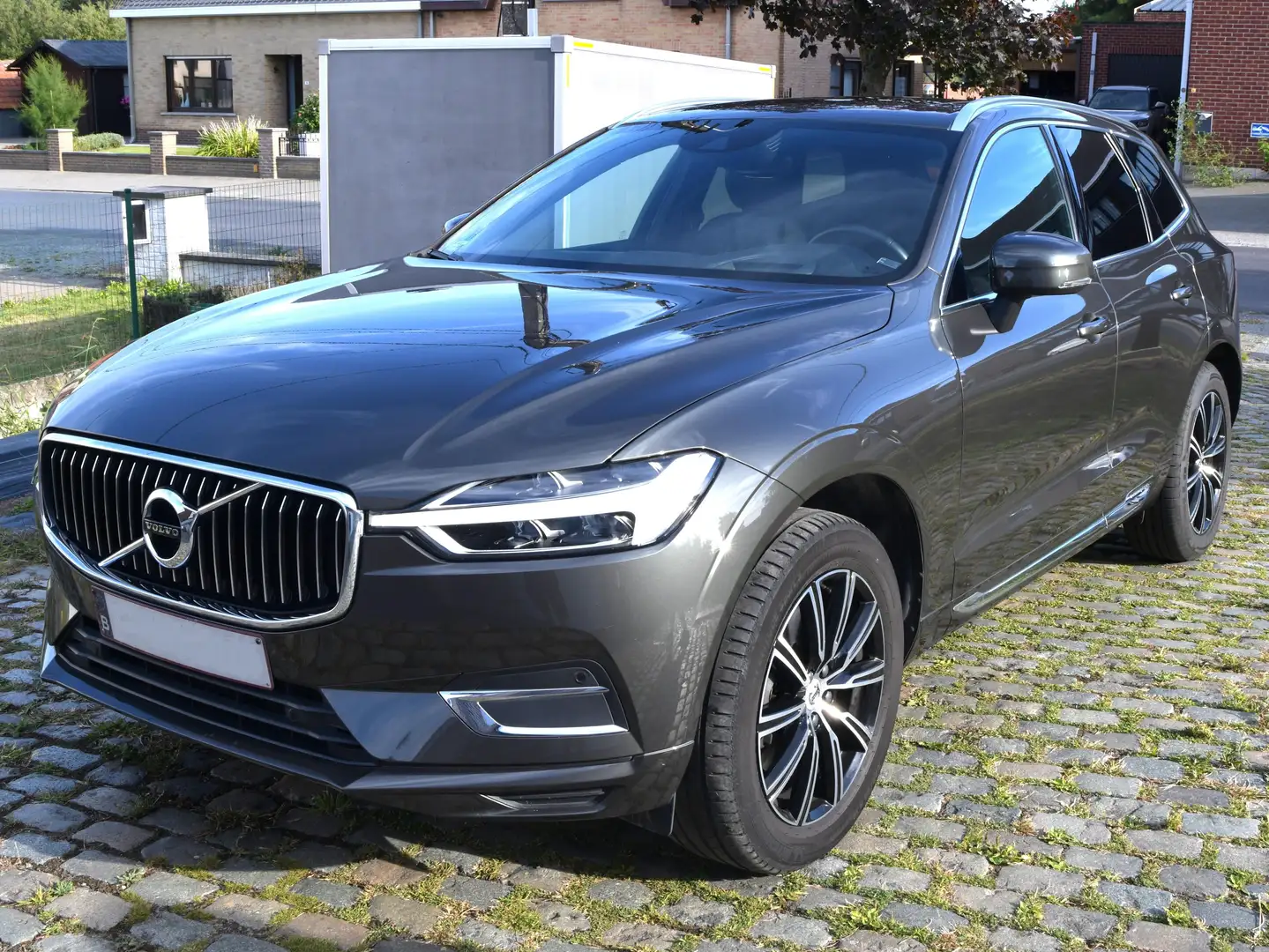 Volvo XC60 XC60 T4 Geartronic Inscription Grijs - 1