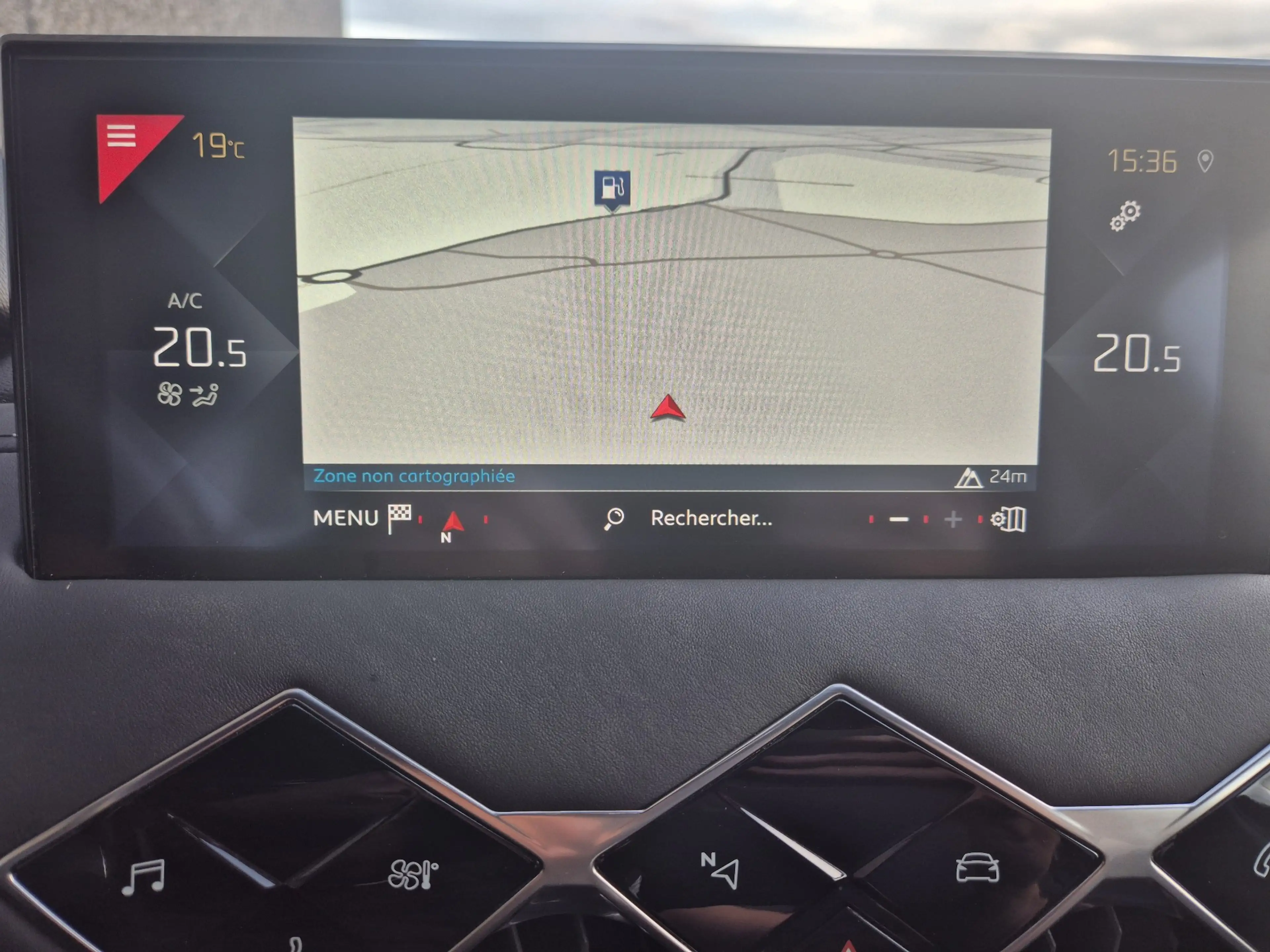 DS Automobiles DS 3 Crossback 1.2 opera//CARPLAY/CAMERA/GPS/CLIM/GARANTIE 12M — photo 15