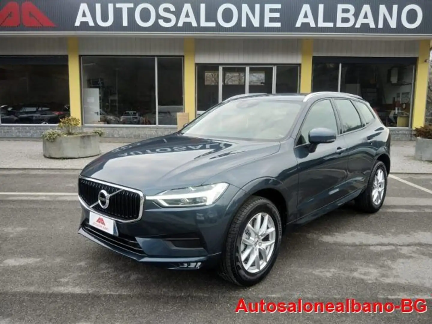 Volvo XC60 B4 (d) AWD Geartronic Momentum Gris - 1