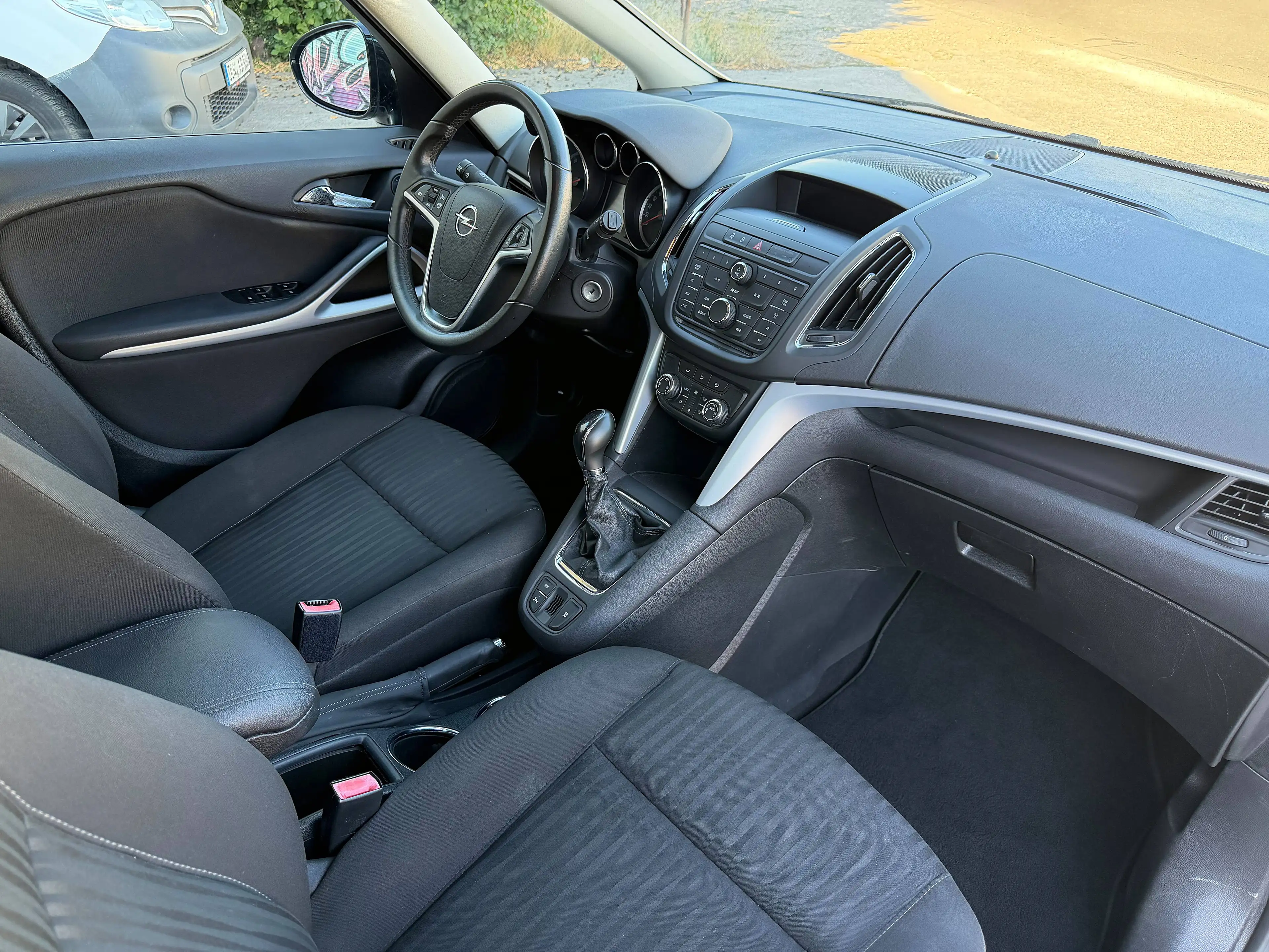 Opel Zafira Tourer Edition — photo 10
