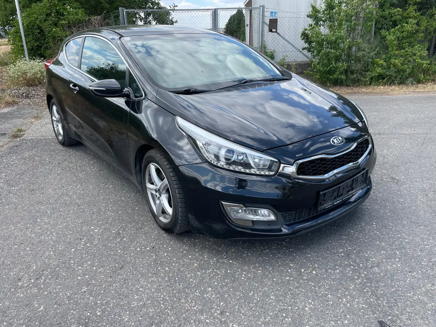 Kia ProCeed / pro_cee'd pro cee'd 1,4 MPI ISG Gold Gold Schwarz - 2