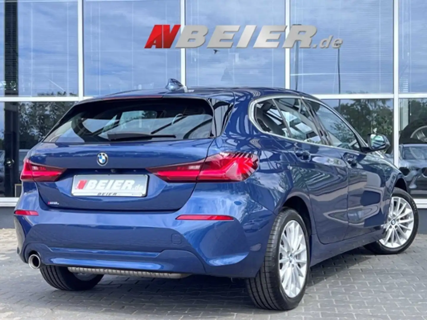 BMW 118 i Leder Kamera Klima ACC LED SHZ 2xPDC 1 Lim. Blau - 2