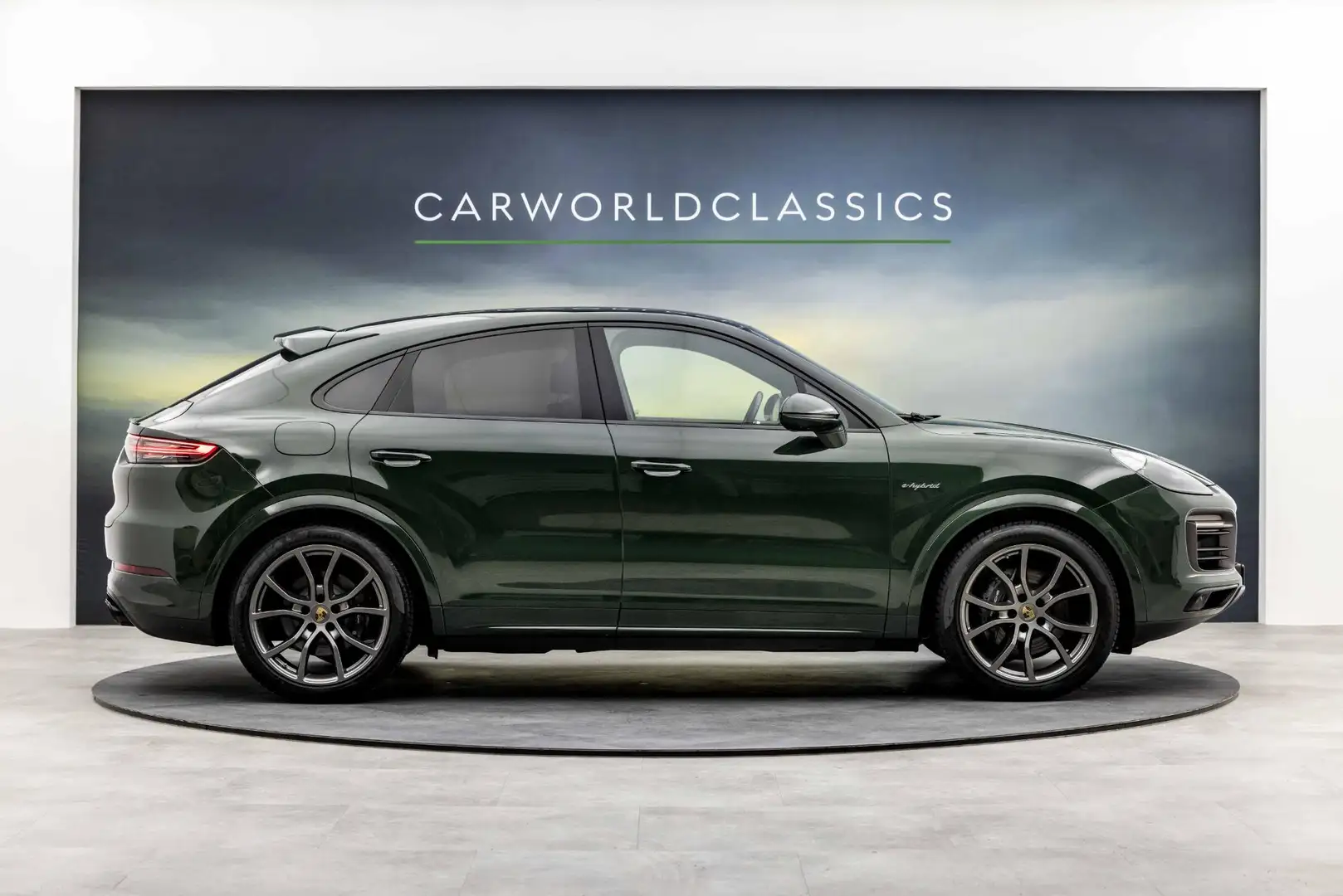 Porsche Cayenne COUPE 3.0 E-HYBRID | PTS GOODWOOD GREEN | LUCHTVER Vert - 2