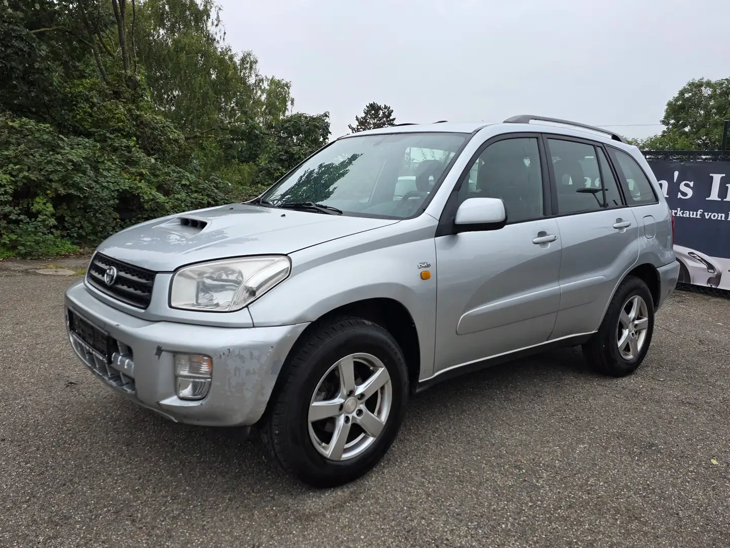 Toyota RAV 4 2,0 D-4D 4X4 Klimaautomatik Zentralverriegelung Grau - 1