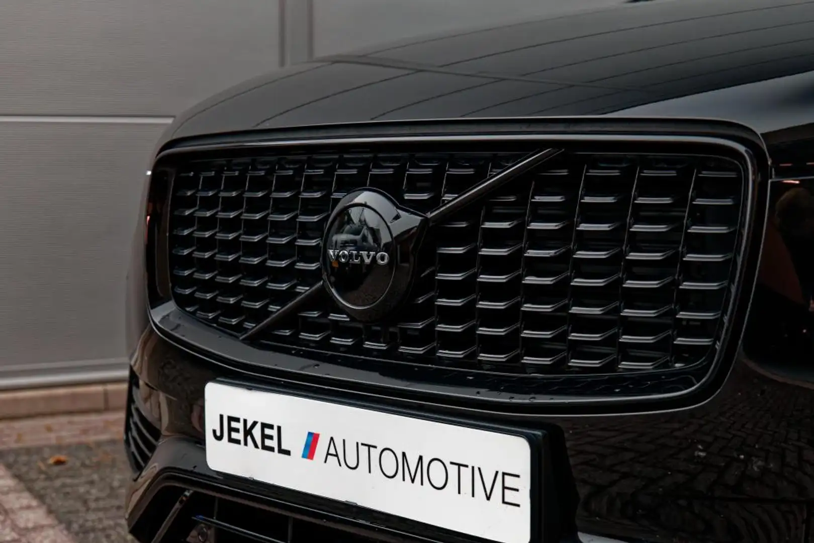 Volvo XC90 2.0 T8 Recharge AWD R-Design 22", Luchtvering, Lon Nero - 2
