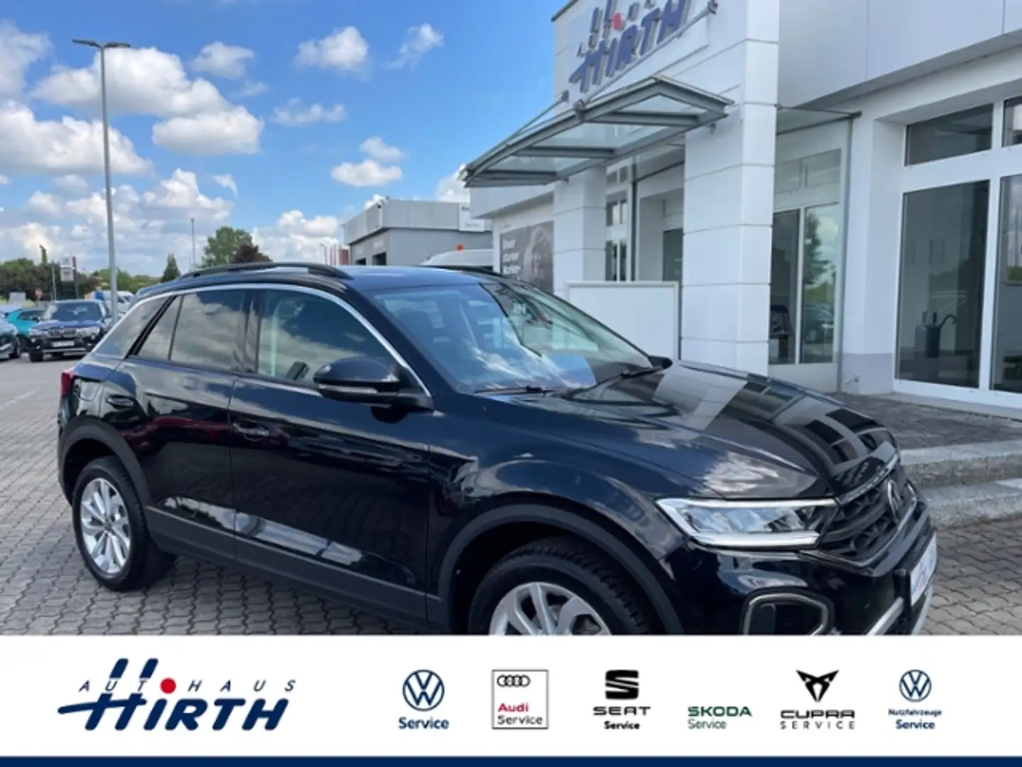 Volkswagen T-Roc Life 1.5 TSI KLIMA LED NAVI ALU Zwart - 1