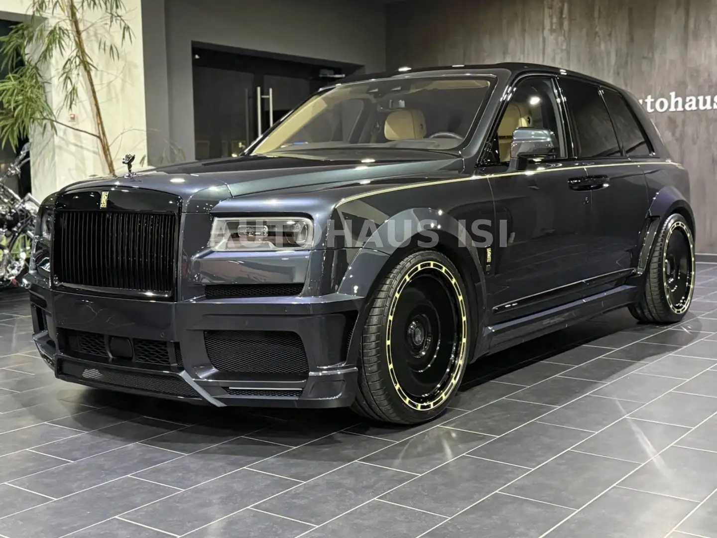 Rolls-Royce Cullinan NOVITEC OVERDOSE WIDEBODY,VIP,24" 3xTV Grau - 1