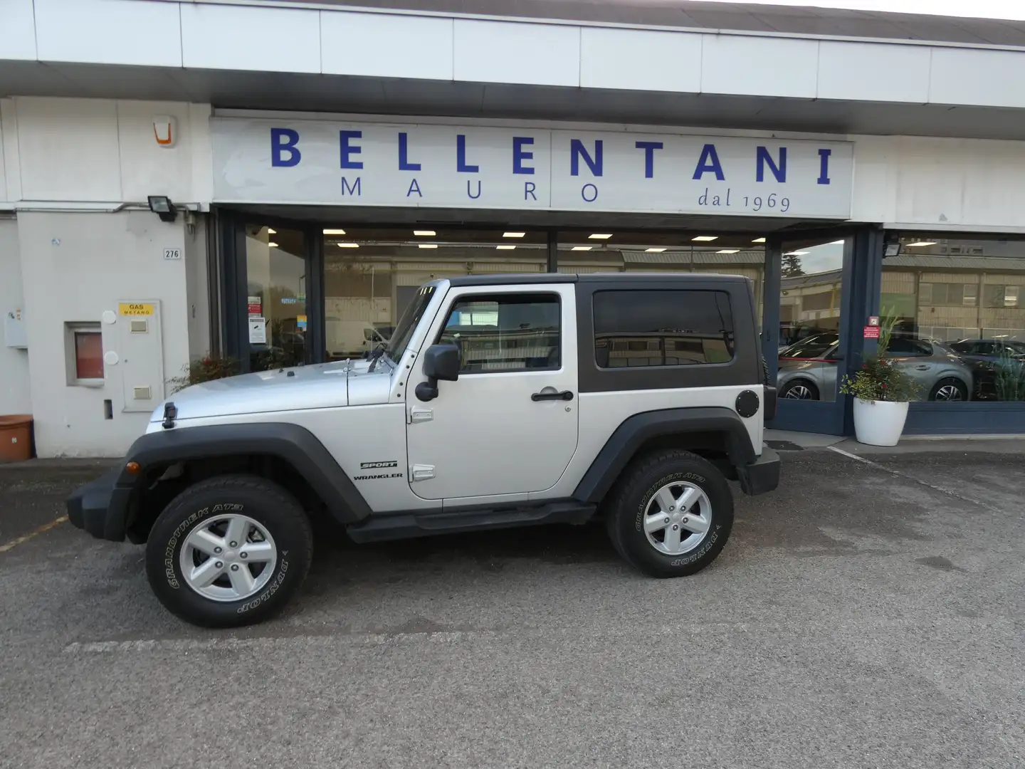 Jeep Wrangler 3p 2.8 crd Sport hard Top Argento - 1