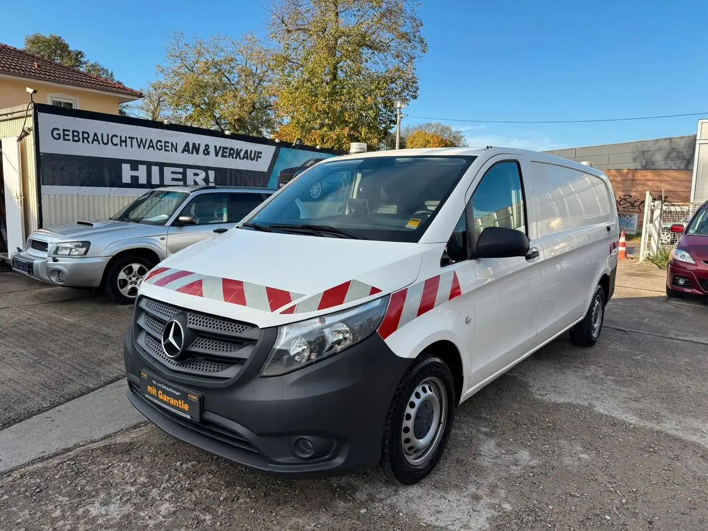 Mercedes-Benz Vito Kasten111 CDI FWD extralang*TUV NEU*AHK* Weiß - 1