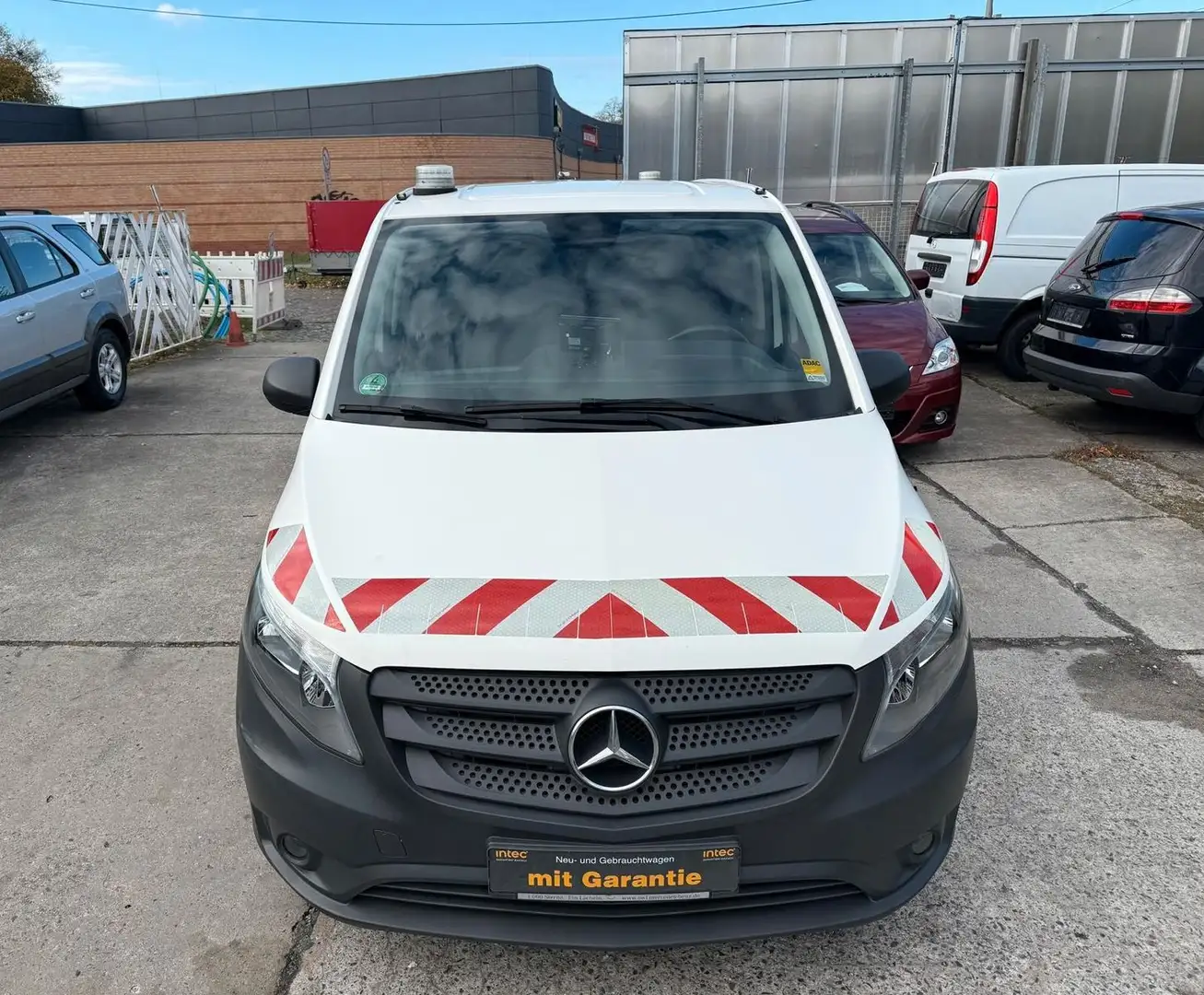 Mercedes-Benz Vito Kasten111 CDI FWD extralang*TUV NEU*AHK* Weiß - 2
