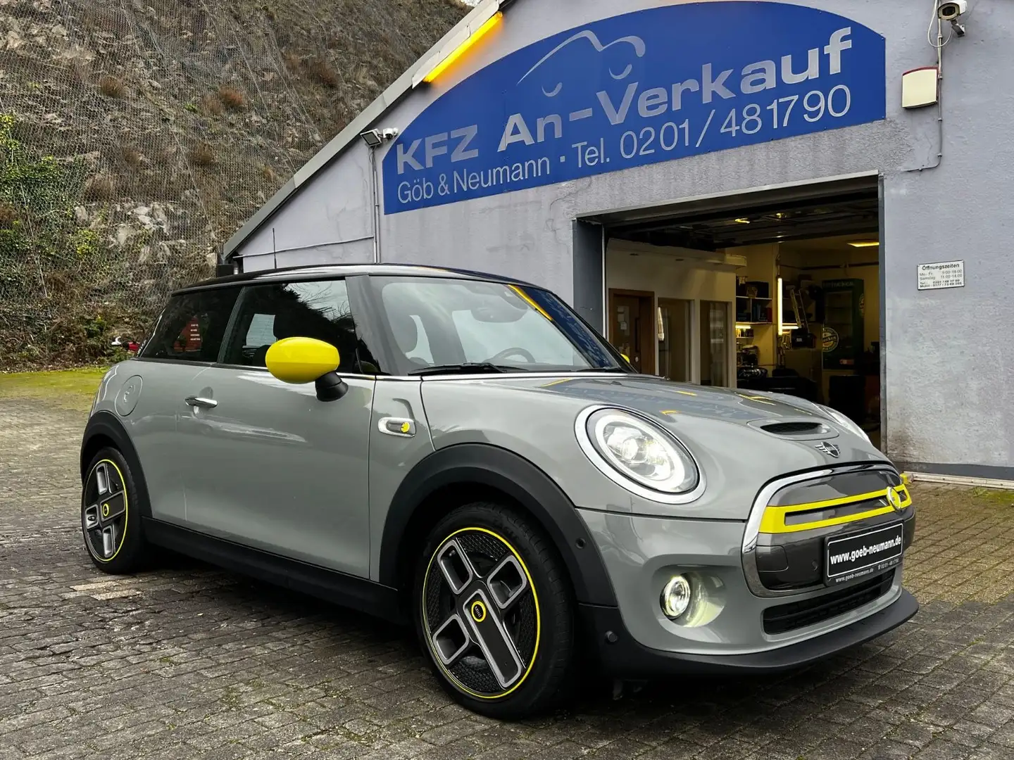 MINI Cooper SE Trim L Leder LED HuD Navi 17" Kamera Grau - 1