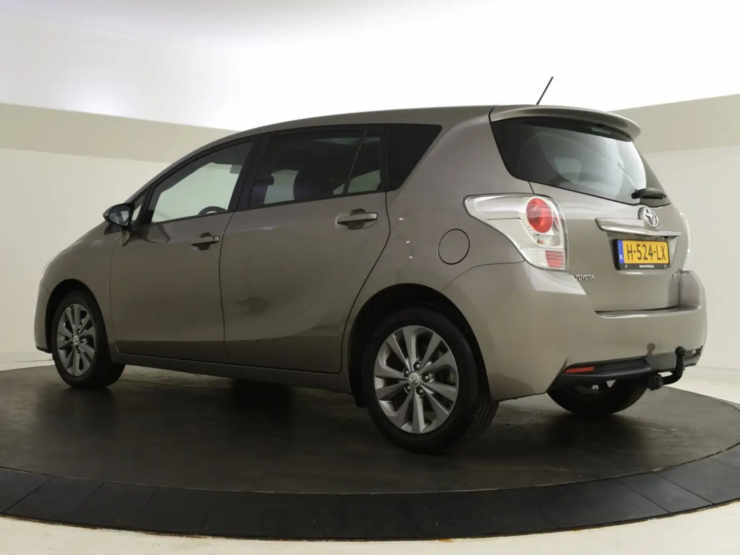 Toyota Verso 1.8 VVT-i Sky Vieuw Edition | Panormadak | Trekhaa Grijs - 2