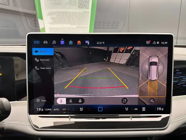 Volkswagen Passat view 24