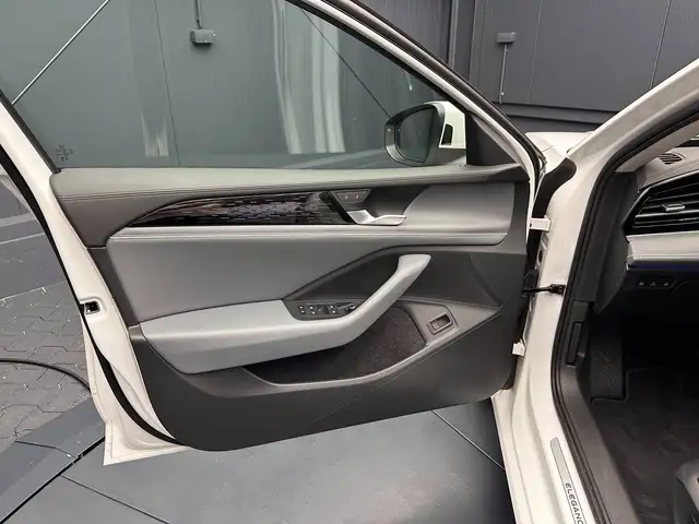 Volkswagen Passat view 15