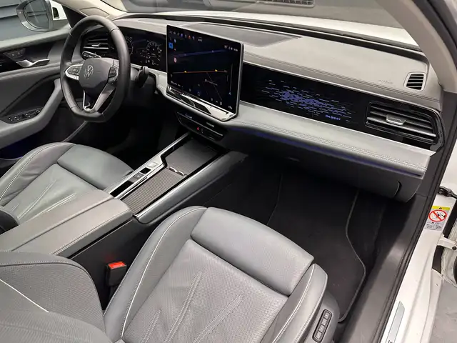 Volkswagen Passat view 13