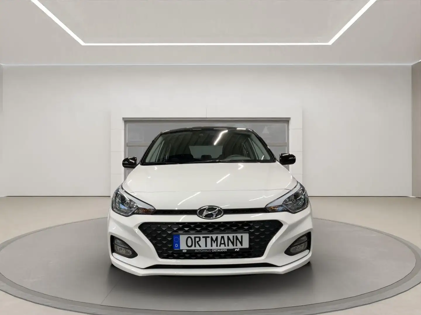 Hyundai i20 1.2 Benzin "Trend" 2WD 5-Gang Schwarz - 2