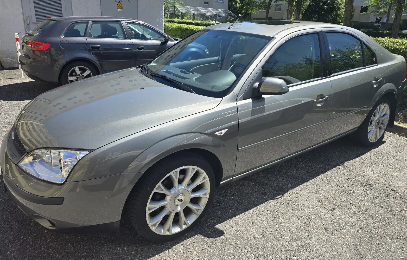 Ford Mondeo Ghia S , Tüv 05/2027, Scheckheft gepflegt, Grigio - 2