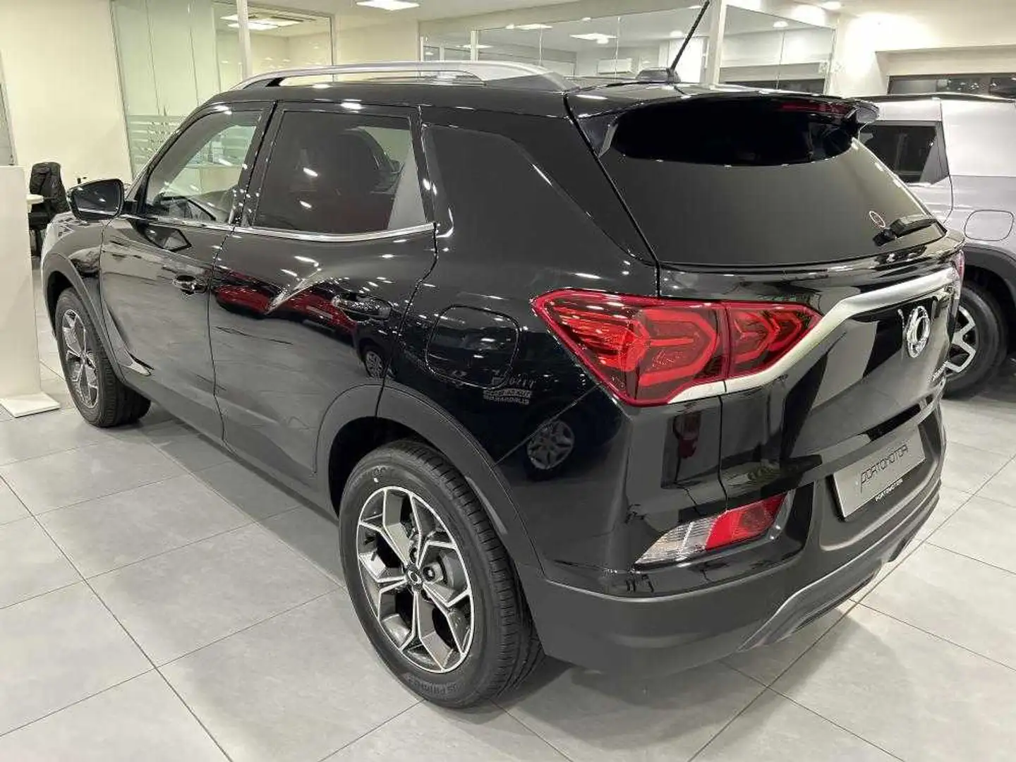 KGM Korando TB 1.5 DREAM 2WD MT MY24 Nero - 2
