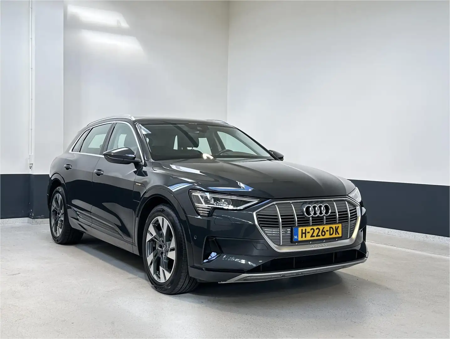 Audi e-tron E-tron 50 Launch edition plus 71 kWh| Nieuwe elekt Gris - 1