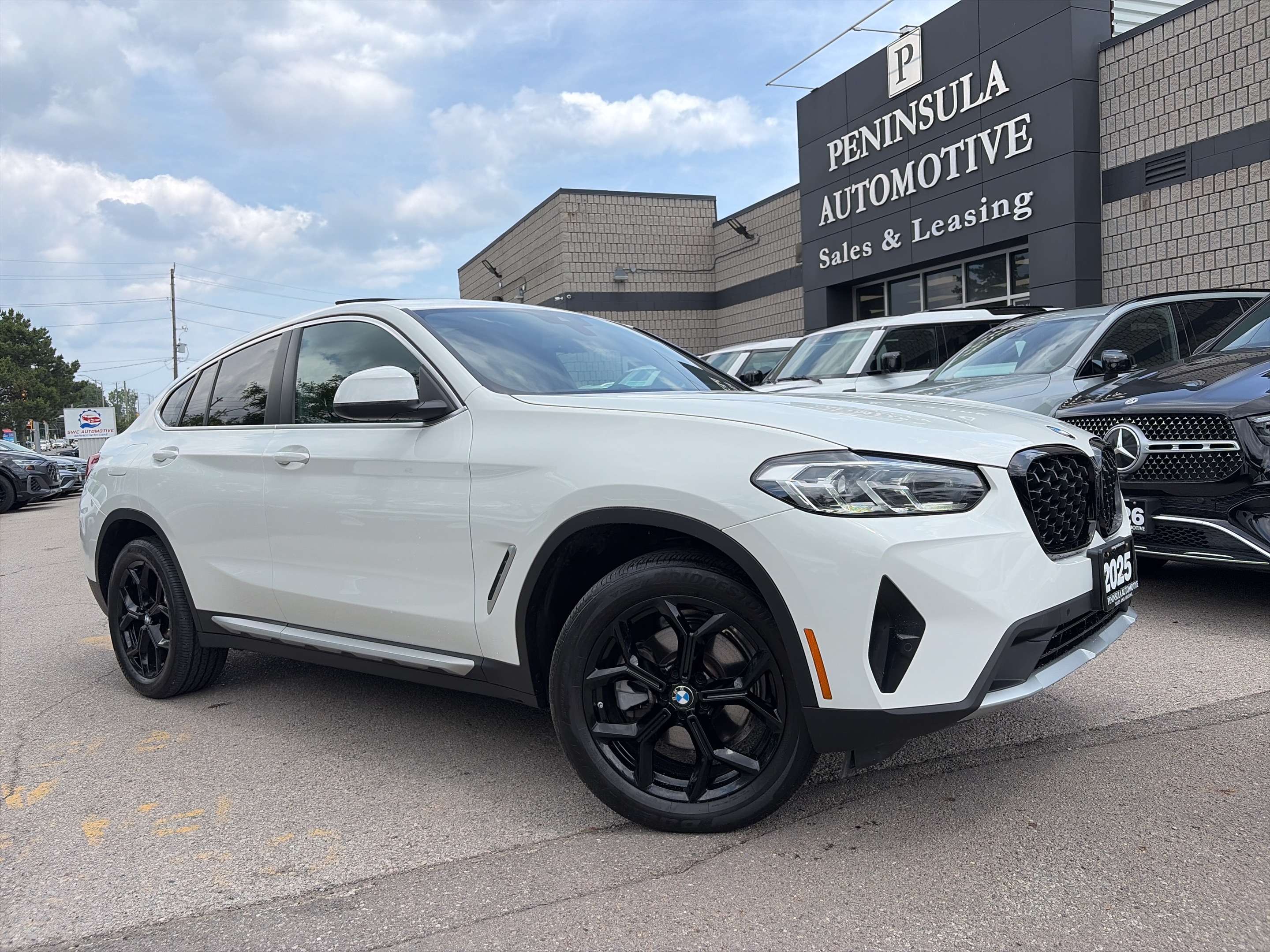 Alpine White 2025 BMW X4 SUV / Crossover All-Wheel Drive Automatic