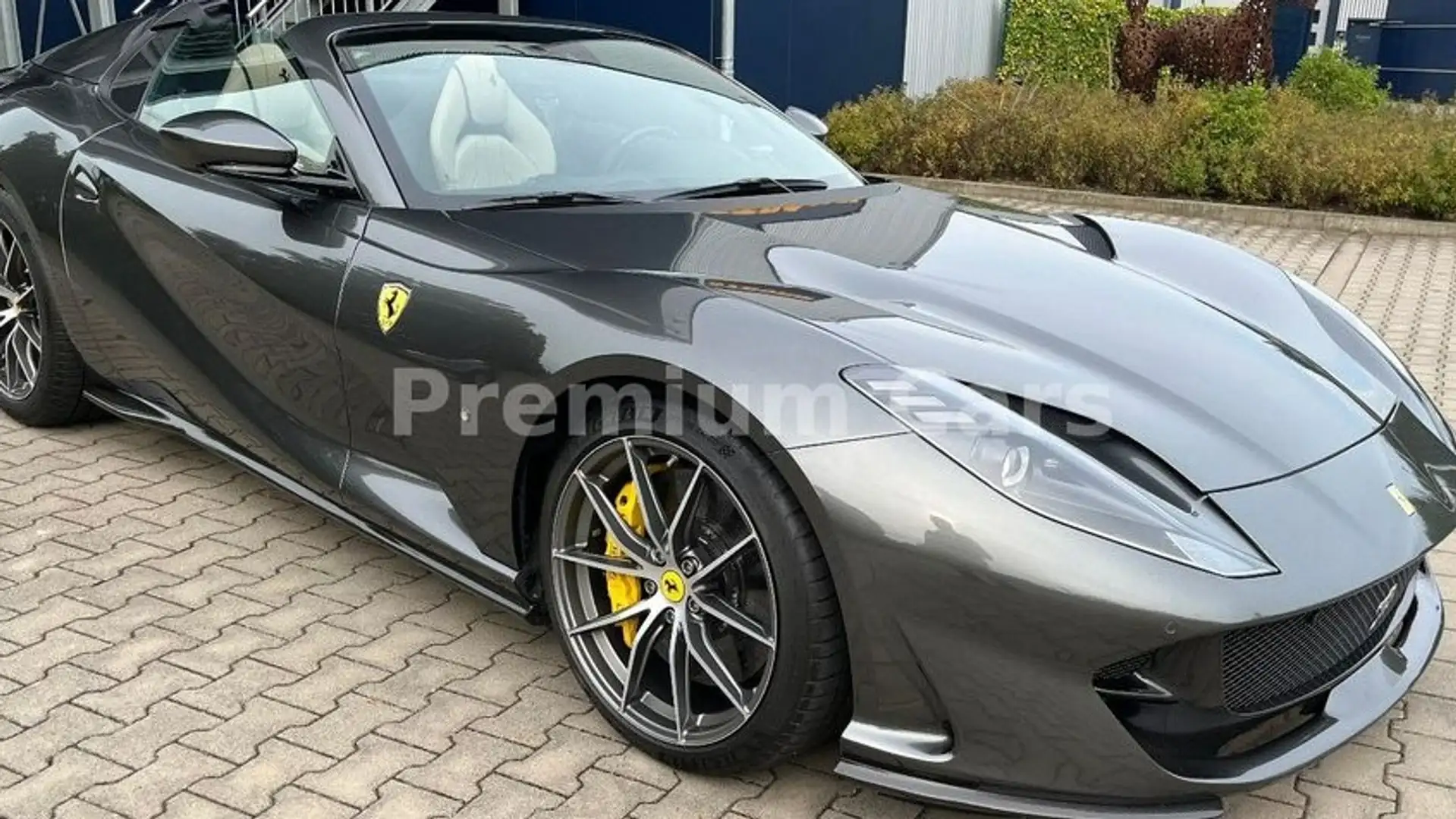 Ferrari 812 GTS Gris - 1